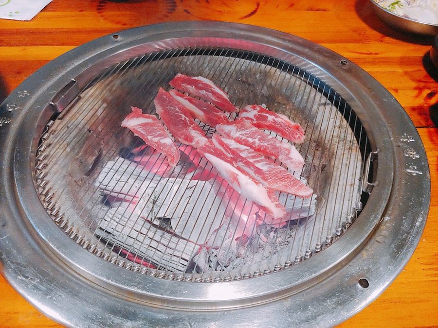 Gogi Guneun Dongne
