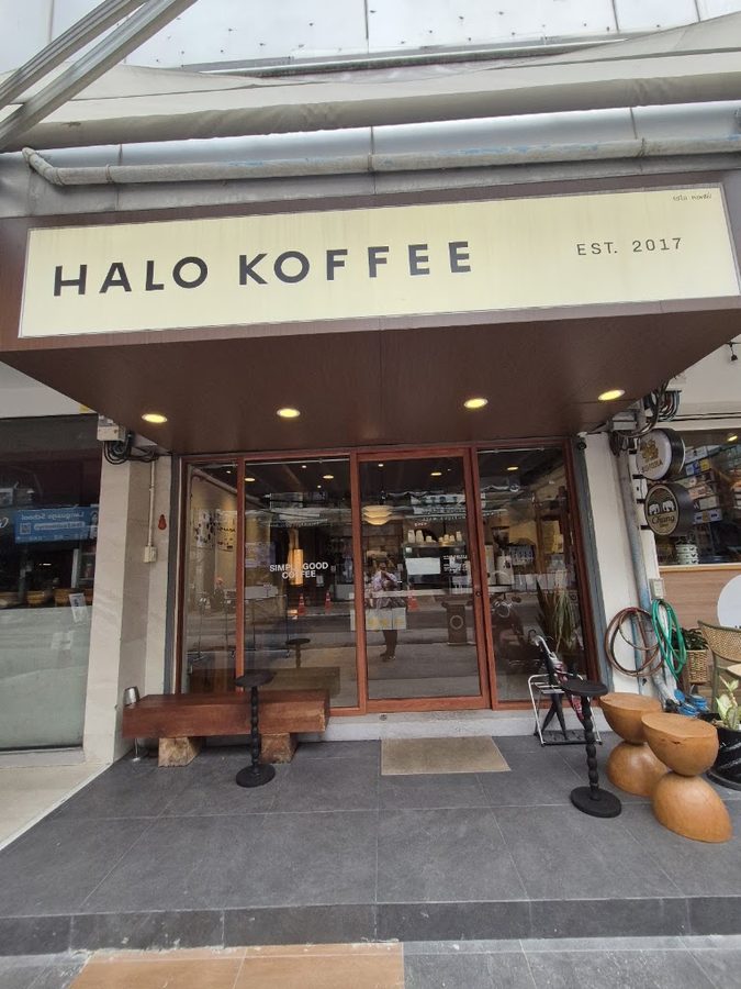 Halo Koffee , Phrom Phong