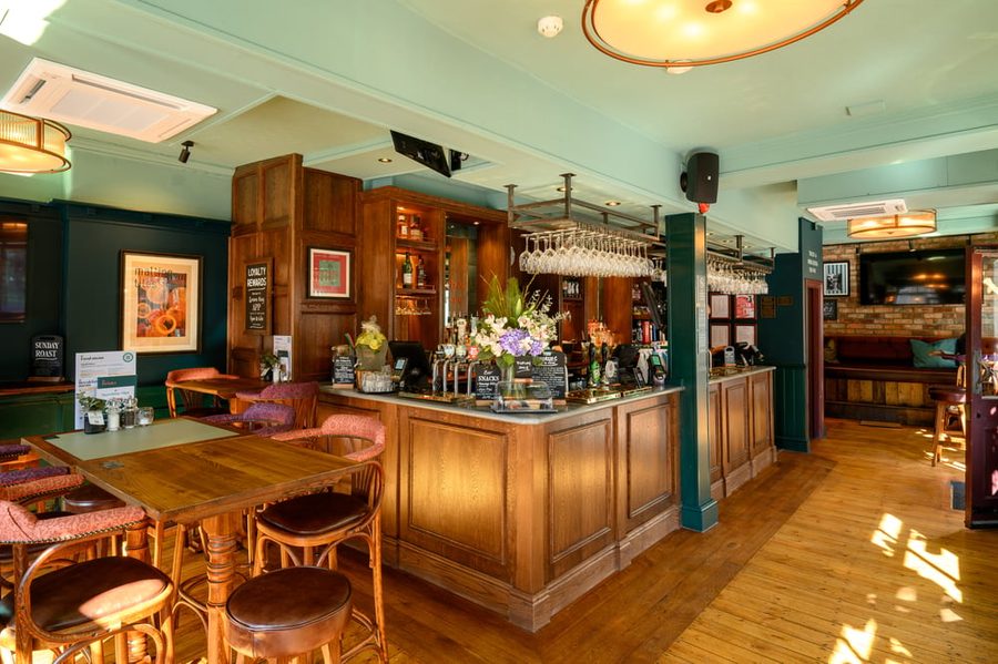 Coach & Horses