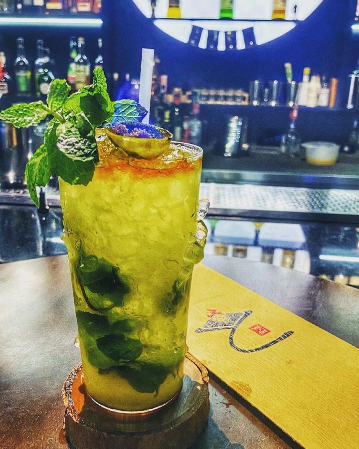 To - Hidden Cocktails Bar ト - 隠れ家バー
