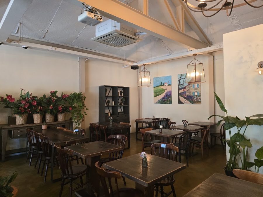 Colline Brunch Cafe