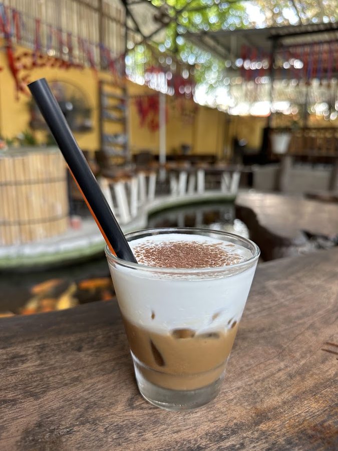 Tiệm cafe Ô cửa xanh