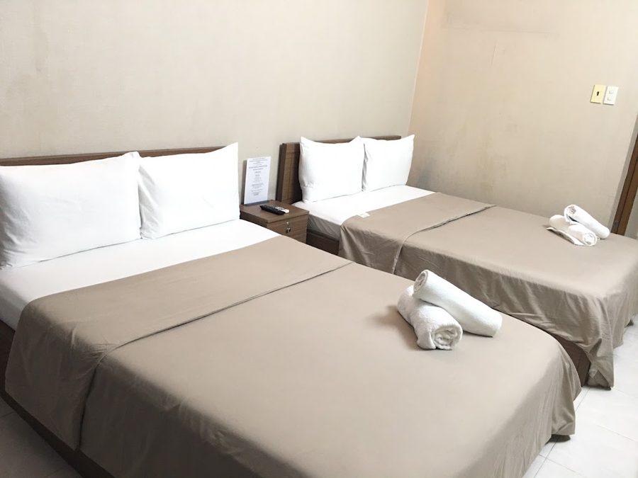Full House Hostel