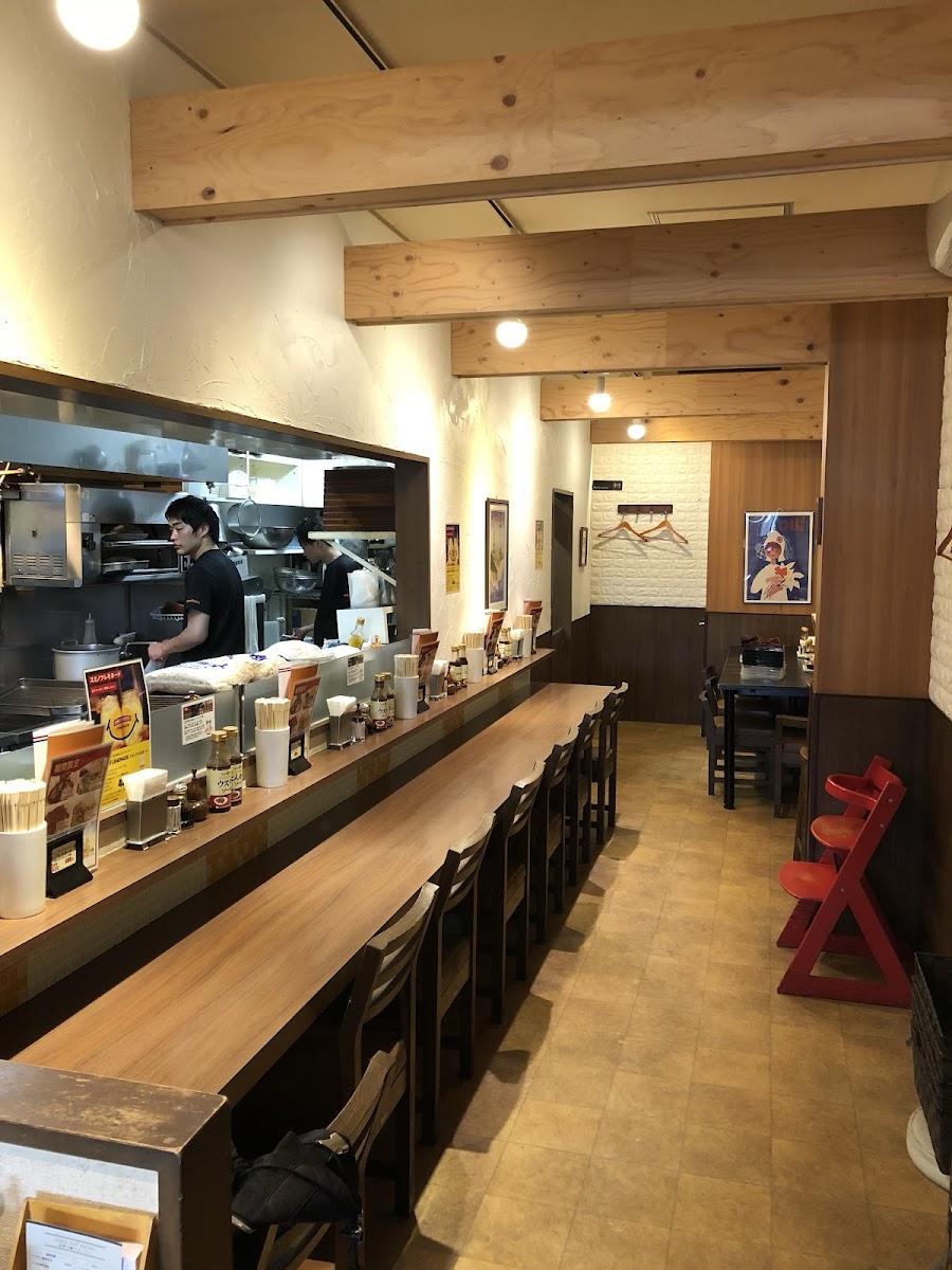 ボンバーキッチン薬院本店