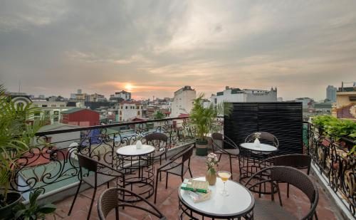 Silk Flower Hotel
