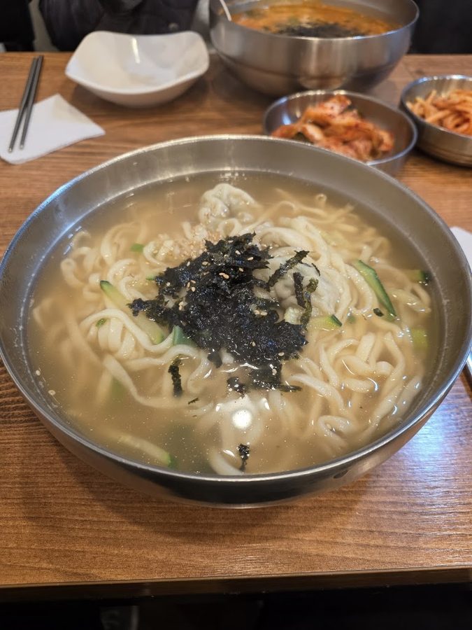 三成洞麥田刀削麵