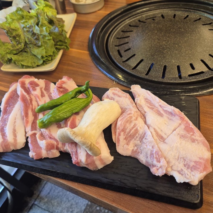 ウンピョンジョンユクシクダン 恩平1号店