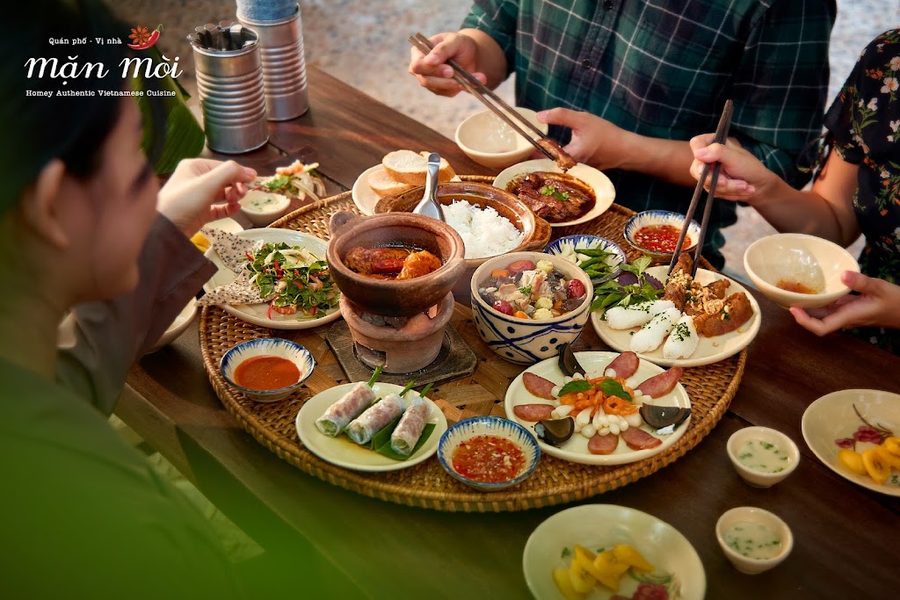 Mặn Mòi, Tao Đàn