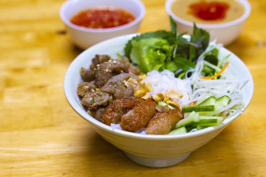 Bánh Xèo Tôm Nhảy Cô Ba Michelin