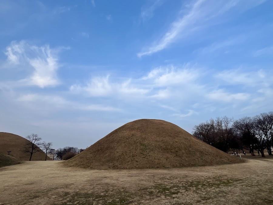 慶州 路西洞 古墳群