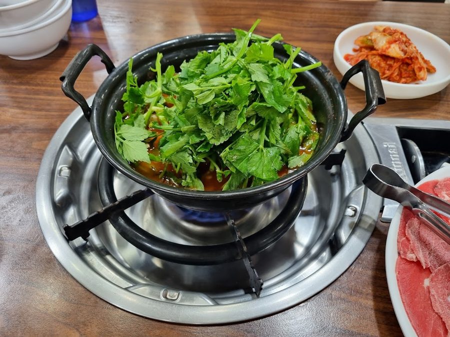 Deungchon Shabu Kalguksu Jonggak Branch