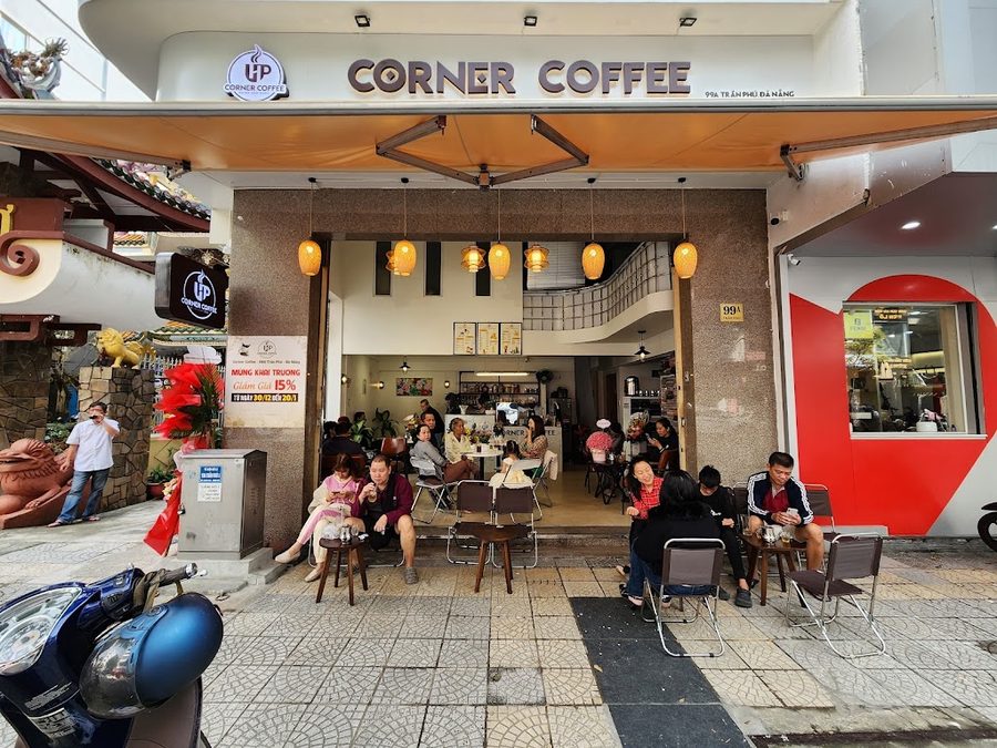 CORNER COFFEE