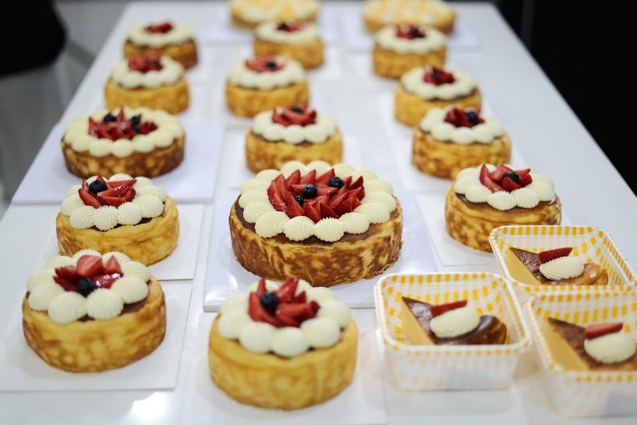 Daisy Cakes