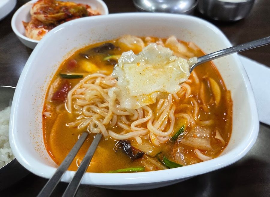 Yennal Geumat Myeongdong Kalguksu