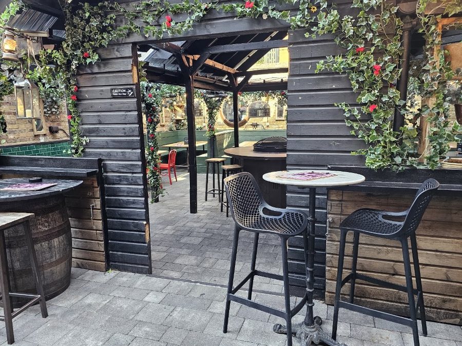 Lock Tavern