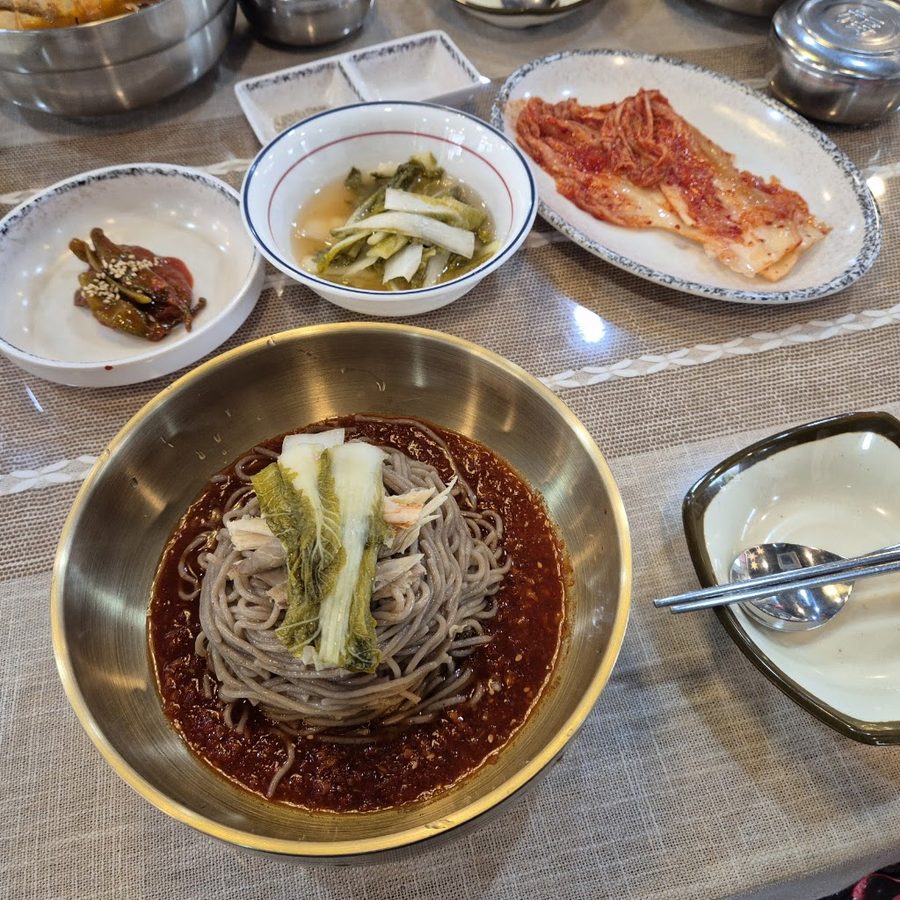 平壤冷盤雞湯蕎麥麵