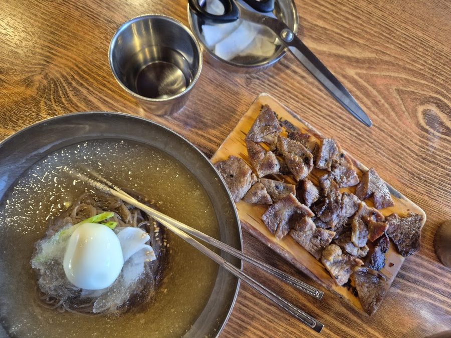 Yukssam Naengmyeon Hanyang University Branch