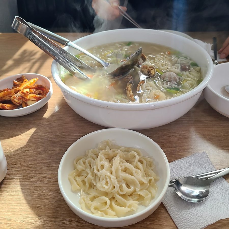 媽媽手刀削麵