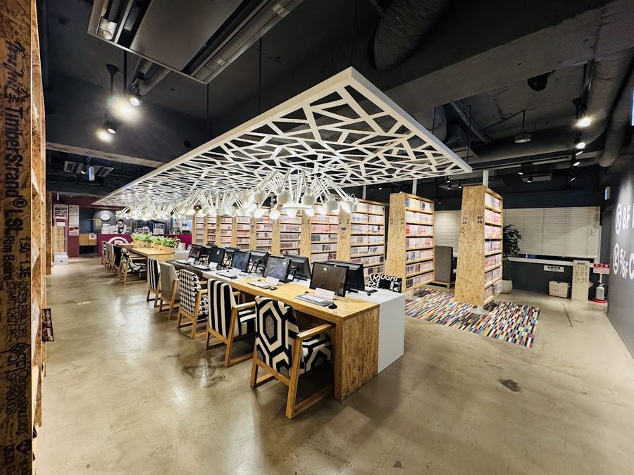 Booth Net cafe & Capsule