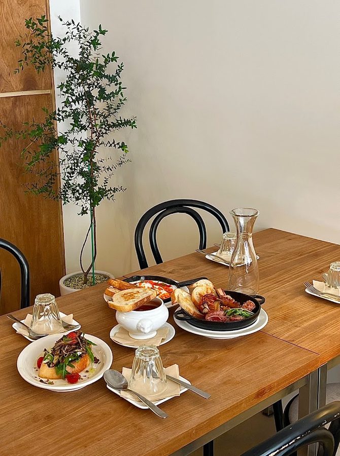 Melbuzz brunch & dinner