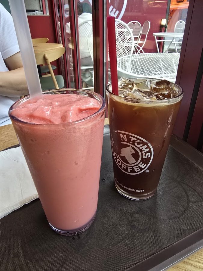 Tom N Toms Coffee