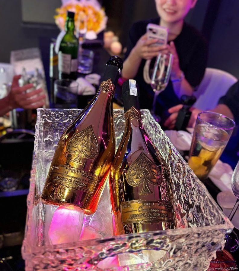 GOD Bar Lounge