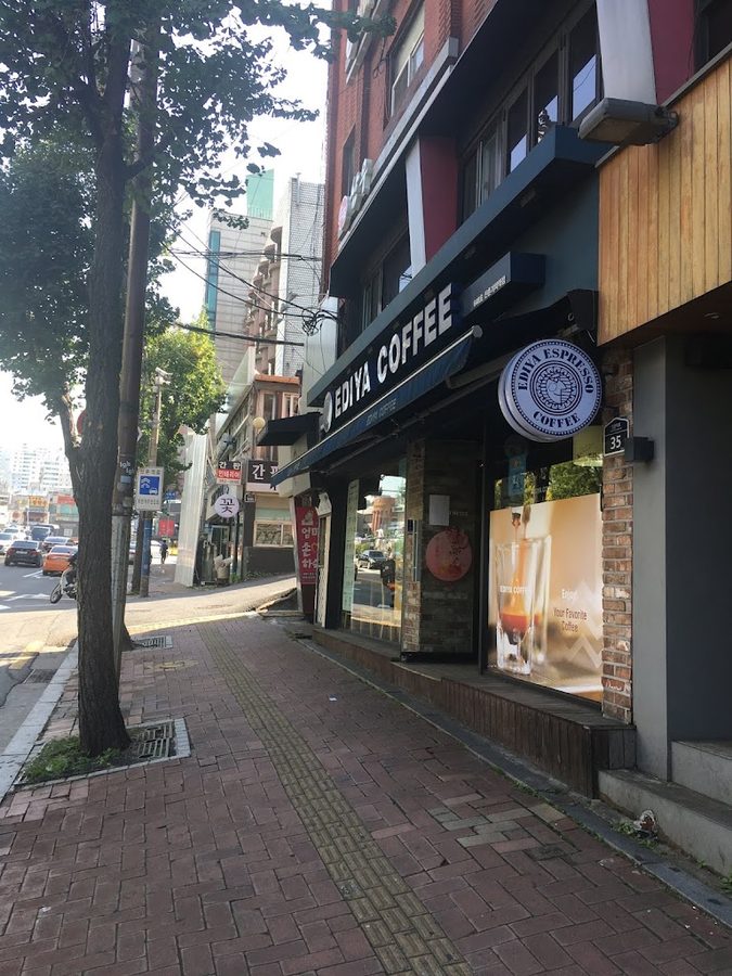 Ediya Coffee Sinchon Train Station
