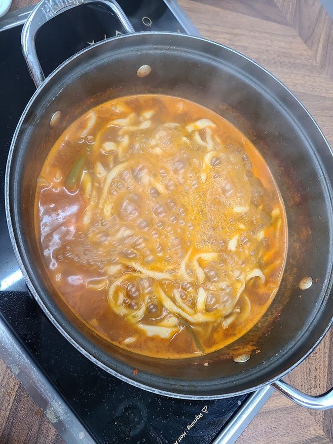 紅鬼怪涮涮鍋手打刀削麵