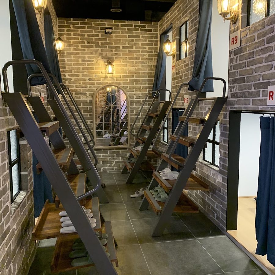 ボードゲームカフェ ホームズアンドルパン トンソンロ1号店