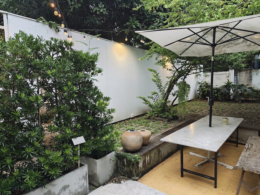 Payaq Gallery Cafe & Bar พยัคฆ์ แกลเลอรี คาเฟ่ แอนด์ บาร์