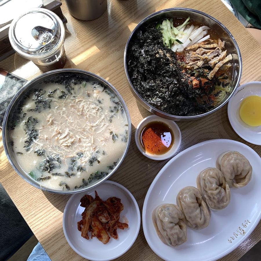 Hyeonpung Chicken Kalguksu - Dongseong-ro Branch