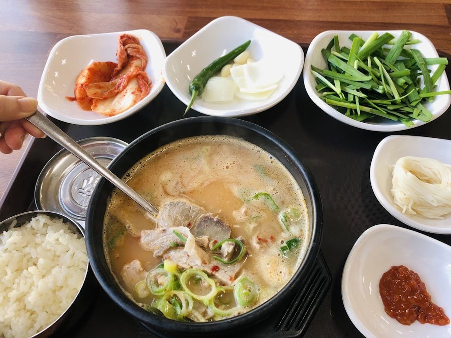 Songjeong Gamasot Dwaeji Gukbap