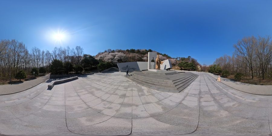King Jeongjo's Statue