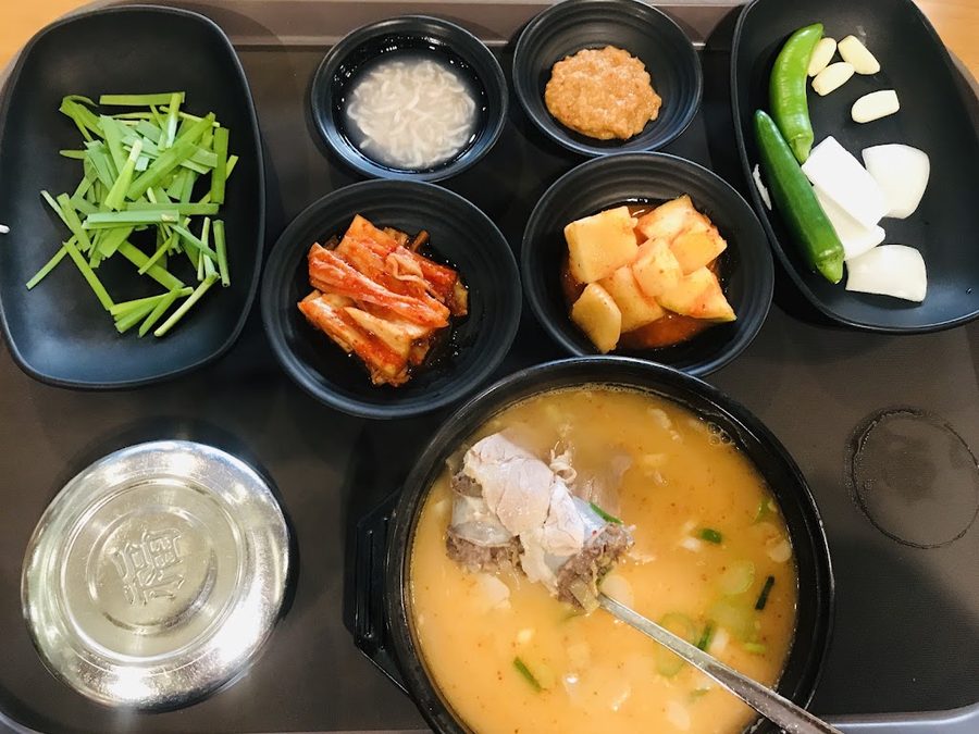 Deodoyi jonggajip pork soup