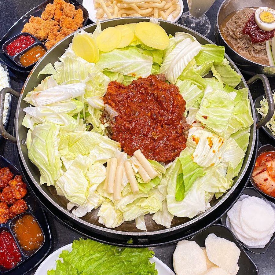 Mr.Dakgalbi phan boi chau