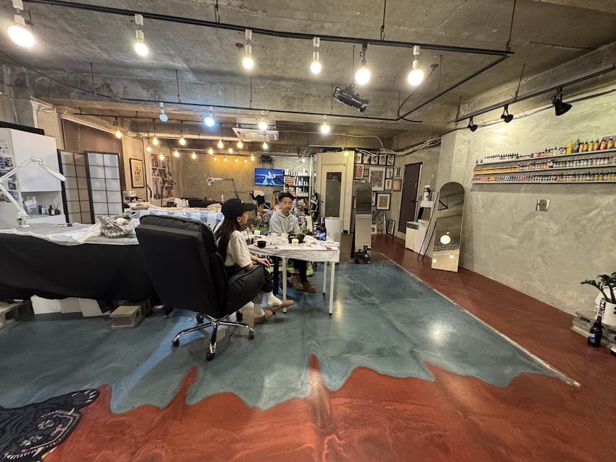 KURO tattoo studio 부산쿠로타투쇼우