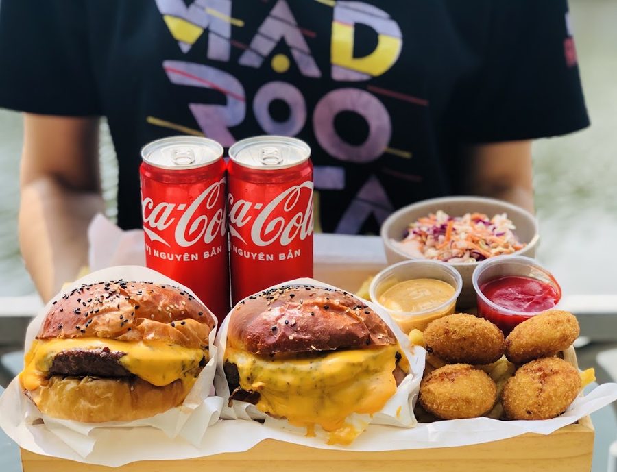 MAD ROOSTA | Burgers & Grill