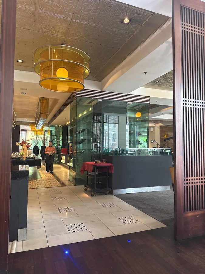 Chit Chat at the Café, Equatorial Ho Chi Minh City