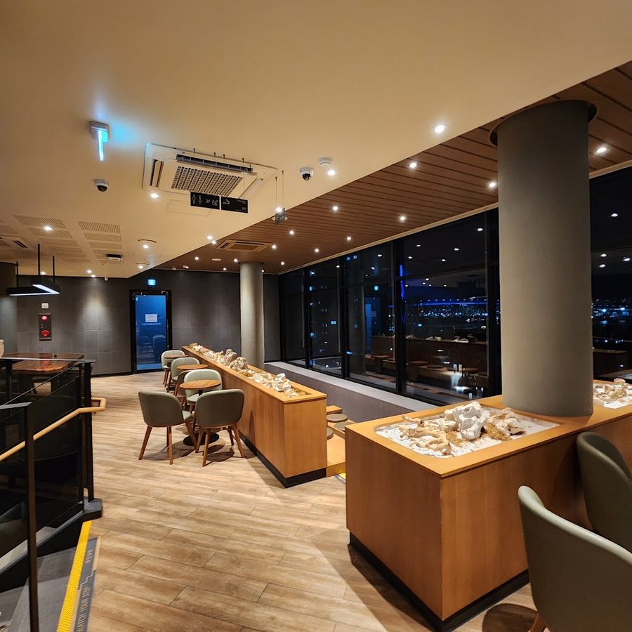 星巴克 三樂江邊DT店