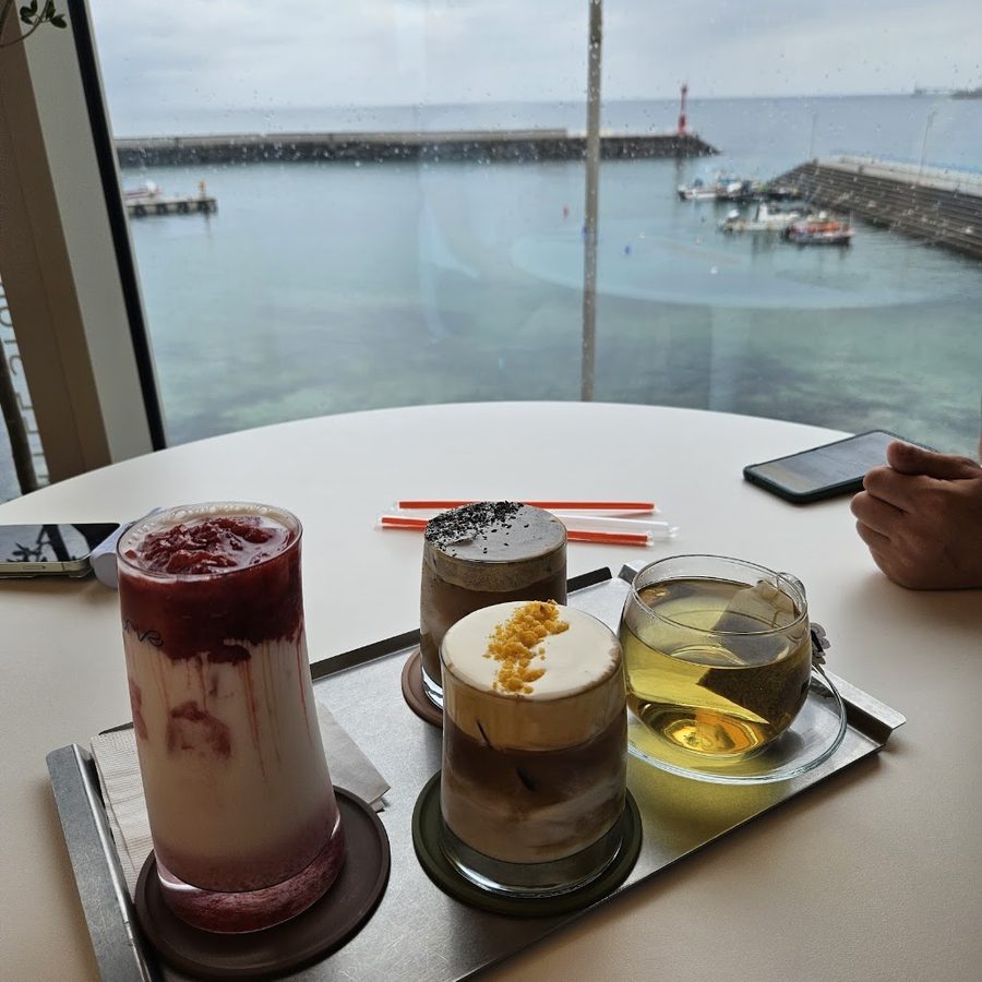 Curve Coffee Store