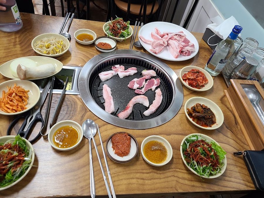 Jeju Seomun Raw Fish Marine