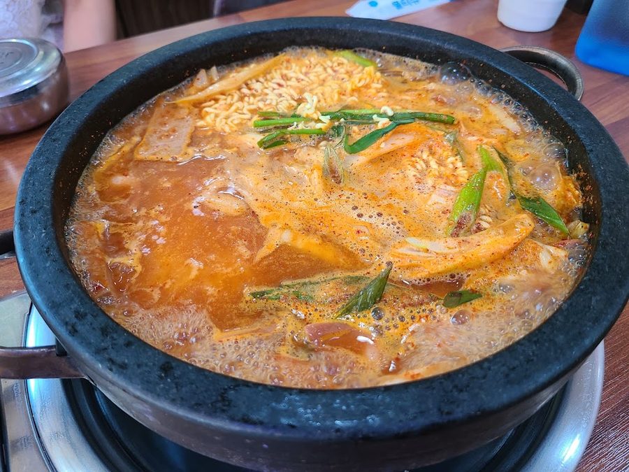 돌부대찌개 달동본점