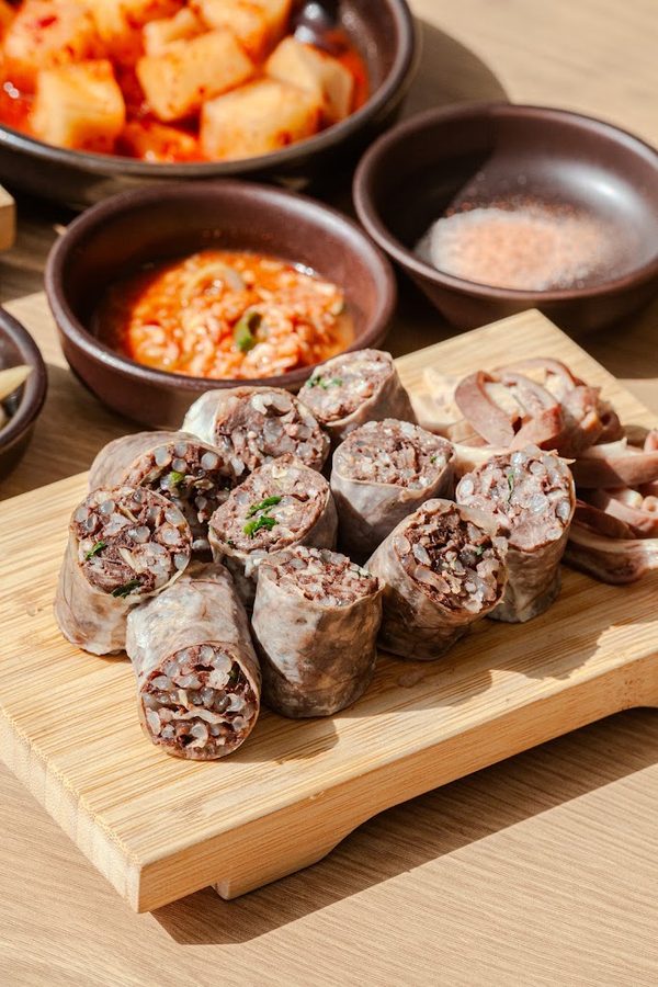 연안옥 칼순대국 신촌점