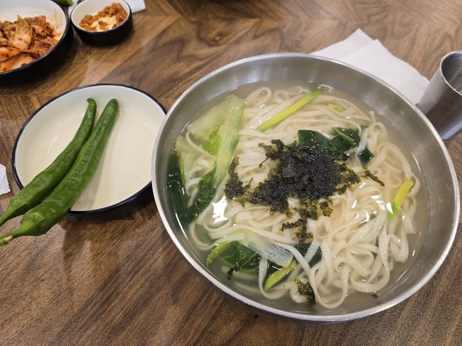 Yakjeon Golmok Wonjo Guksu Suseong Heights Branch
