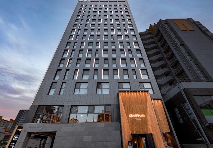 I-Jin Hotel