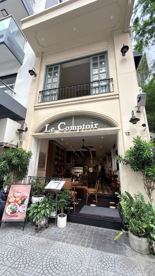 Le Comptoir Bistro & Books