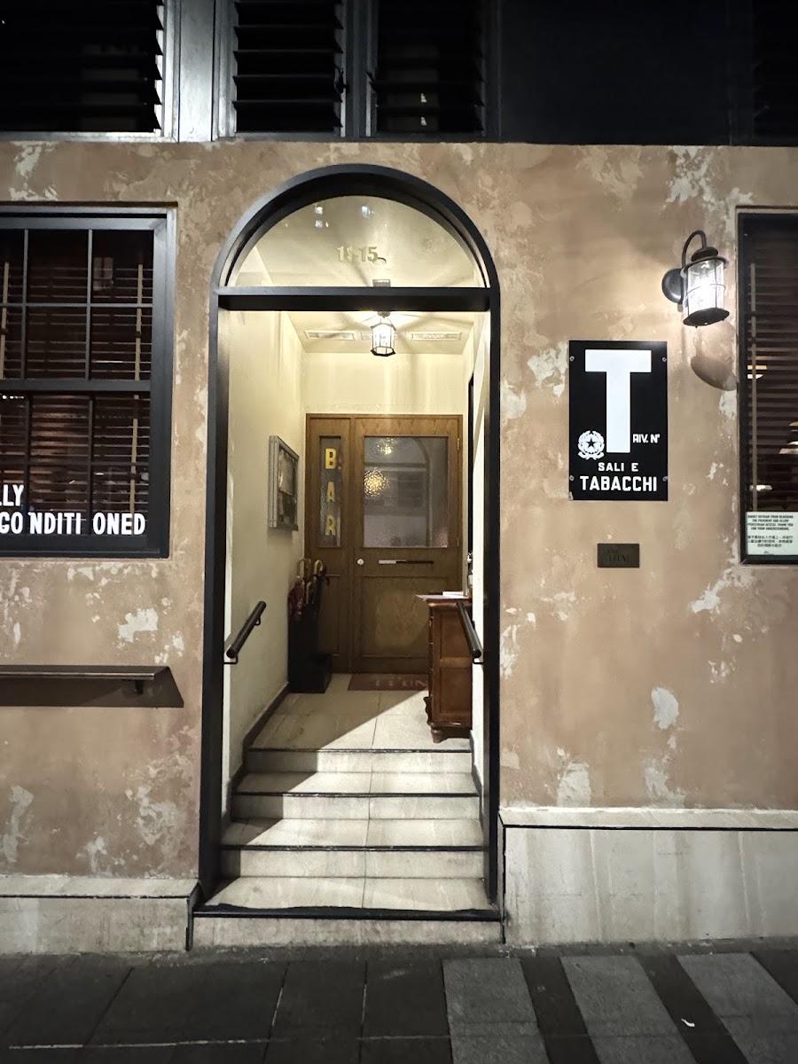 Bar Leone