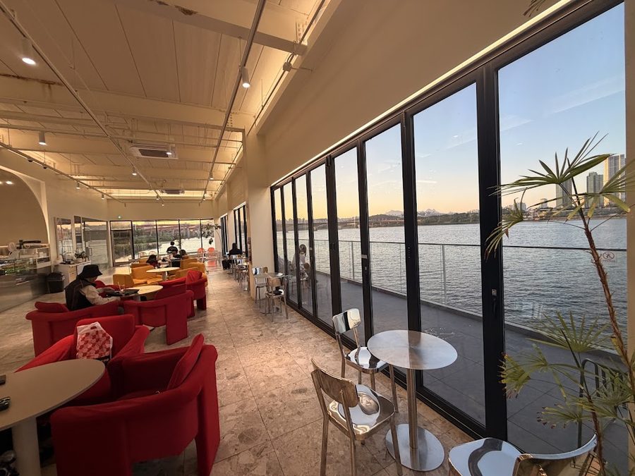 VIEW376 Cafe