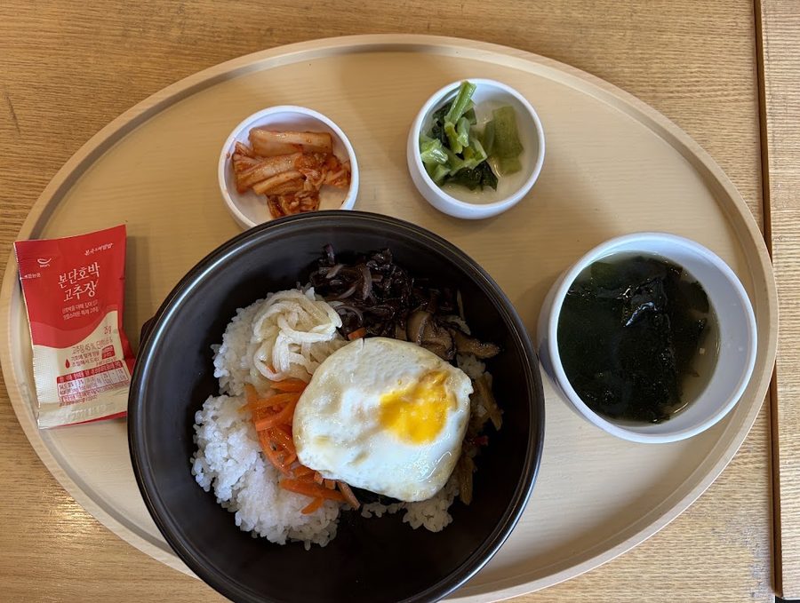 Bonjuk & Bibimbap Cafe Gyeongbokgung Station