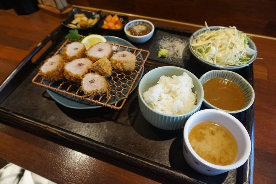 キョムソントンカツ クパバル店